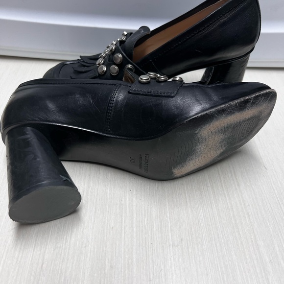 Black Leather Heeled Loafer - Picture 5 of 5